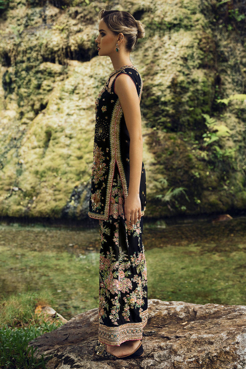 Zainab Salman - Forever Bloom